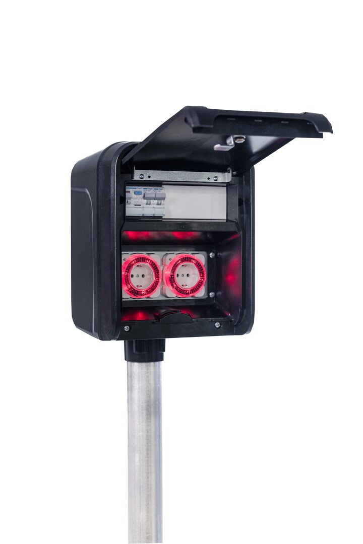 UTUFoX Piharasia IP44, In 16A, kello valolla, 1xVV + 2xJS